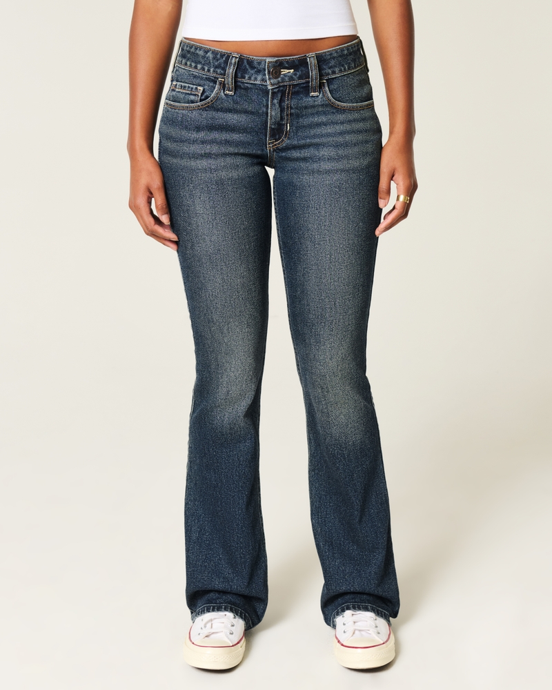 hüftig geschnittene hellblaue bootcut-jeans