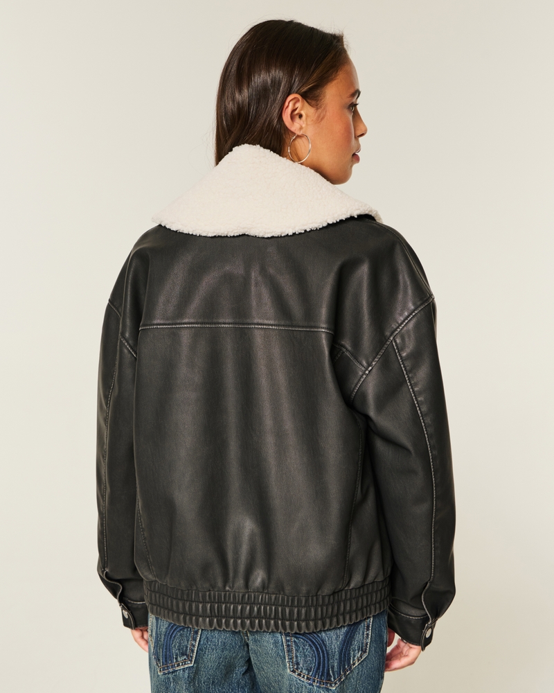 fliegerjacke aus kunstleder mit kragen aus lammwolle.