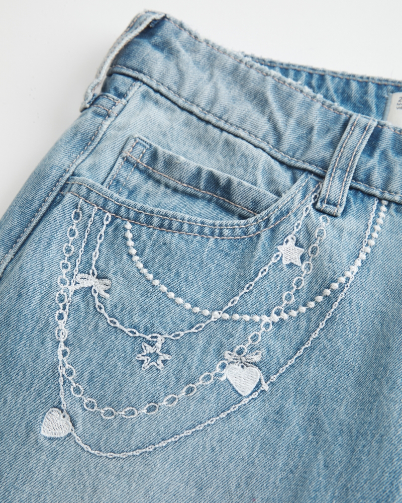 hüftig geschnittene mittelblaue baggy-jeans