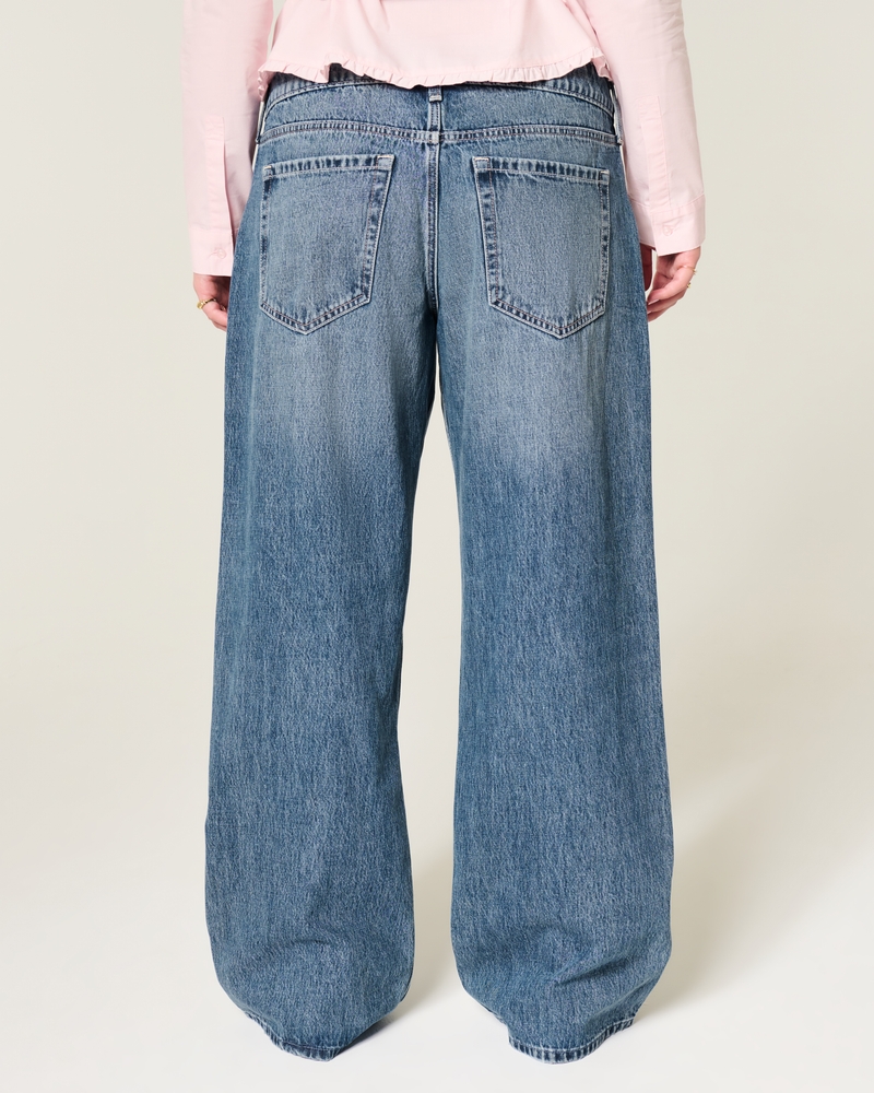 hüftig geschnittene mittelblaue baggy-jeans