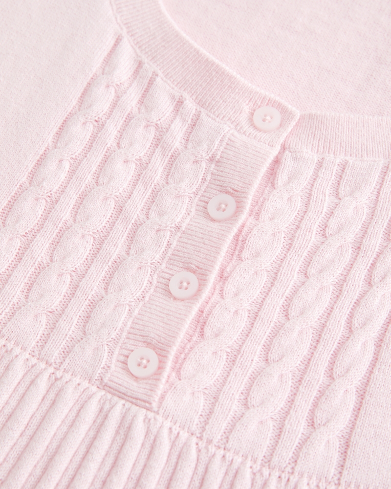 kurzärmeliges babydoll-top mit henley-kragen