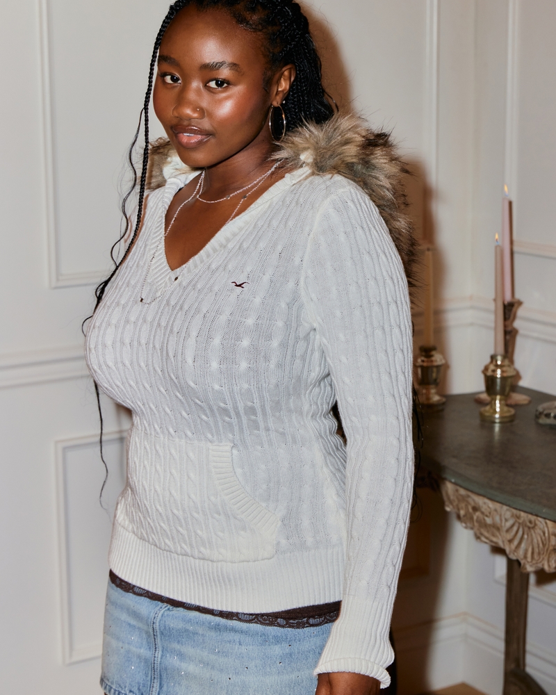 kapuzenpullover mit zopfmuster und kunstpelzbesatz