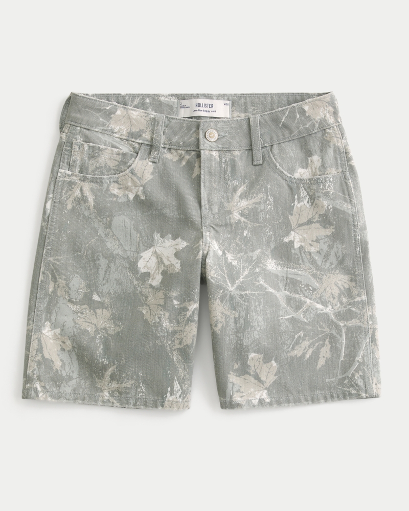 hüftig geschnittene hellblaue jeansshorts mit schleifenmuster lockere passform