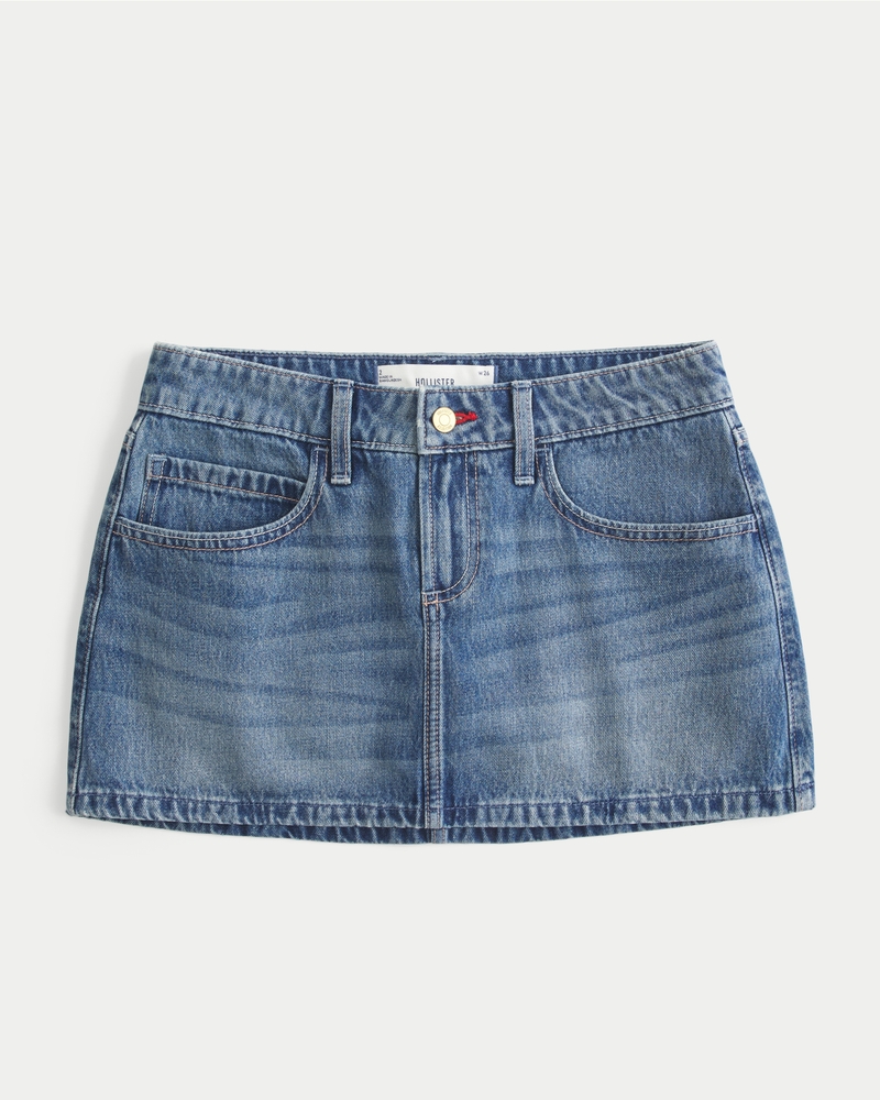 hüftig geschnittener jeansminirockminihose mit roten ziernähten
