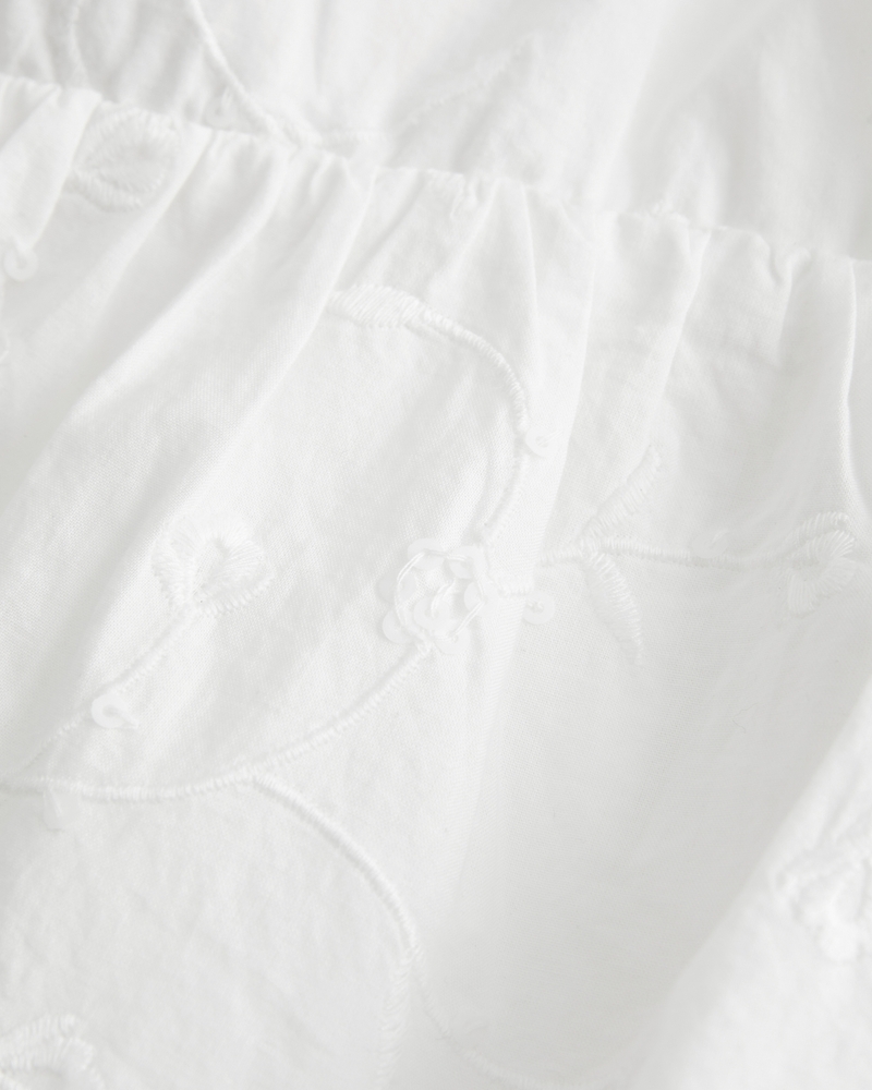 einfaches besticktes glänzendes puppenkleid-oberteil