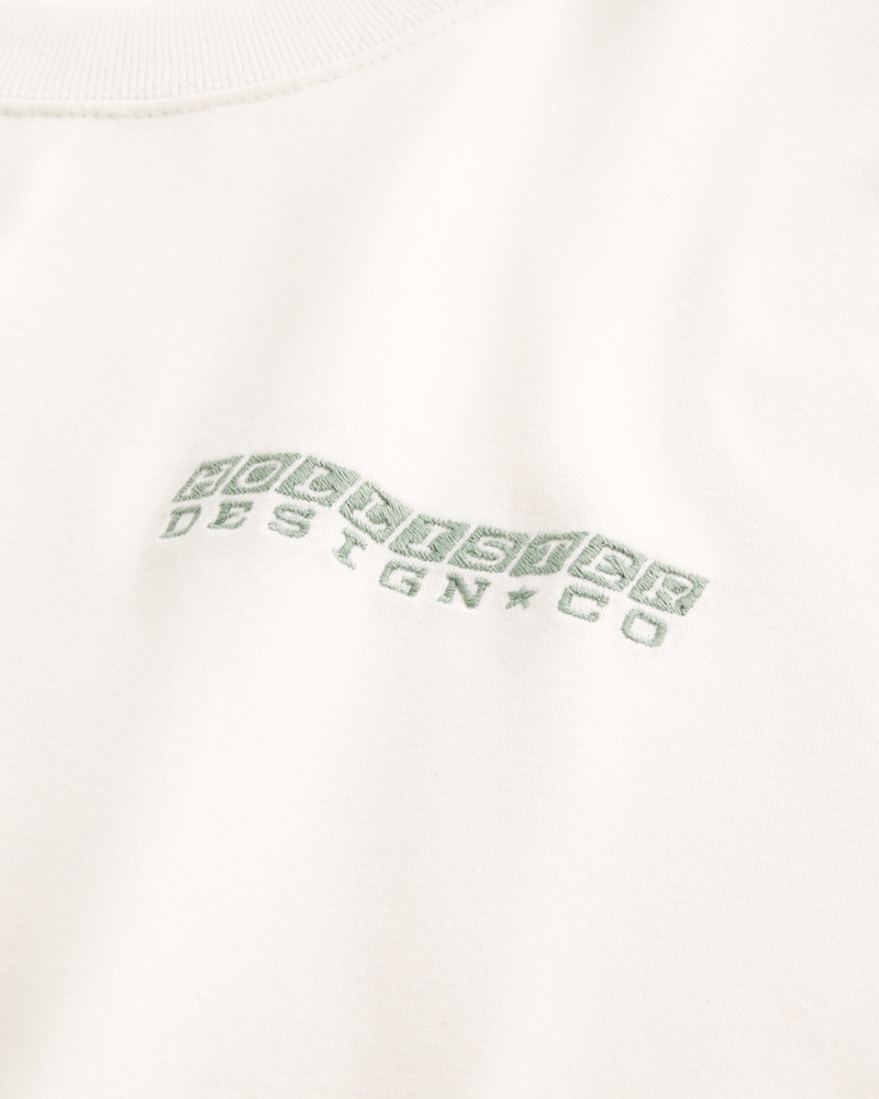 dickes quadratisch geschnittenes t-shirt mit rundhalsausschnitt und logo