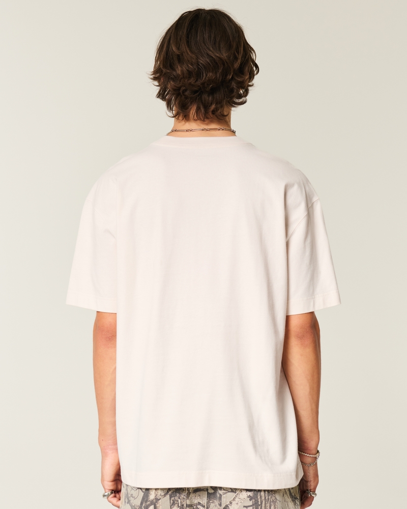 dickes quadratisch geschnittenes t-shirt mit rundhalsausschnitt und logo