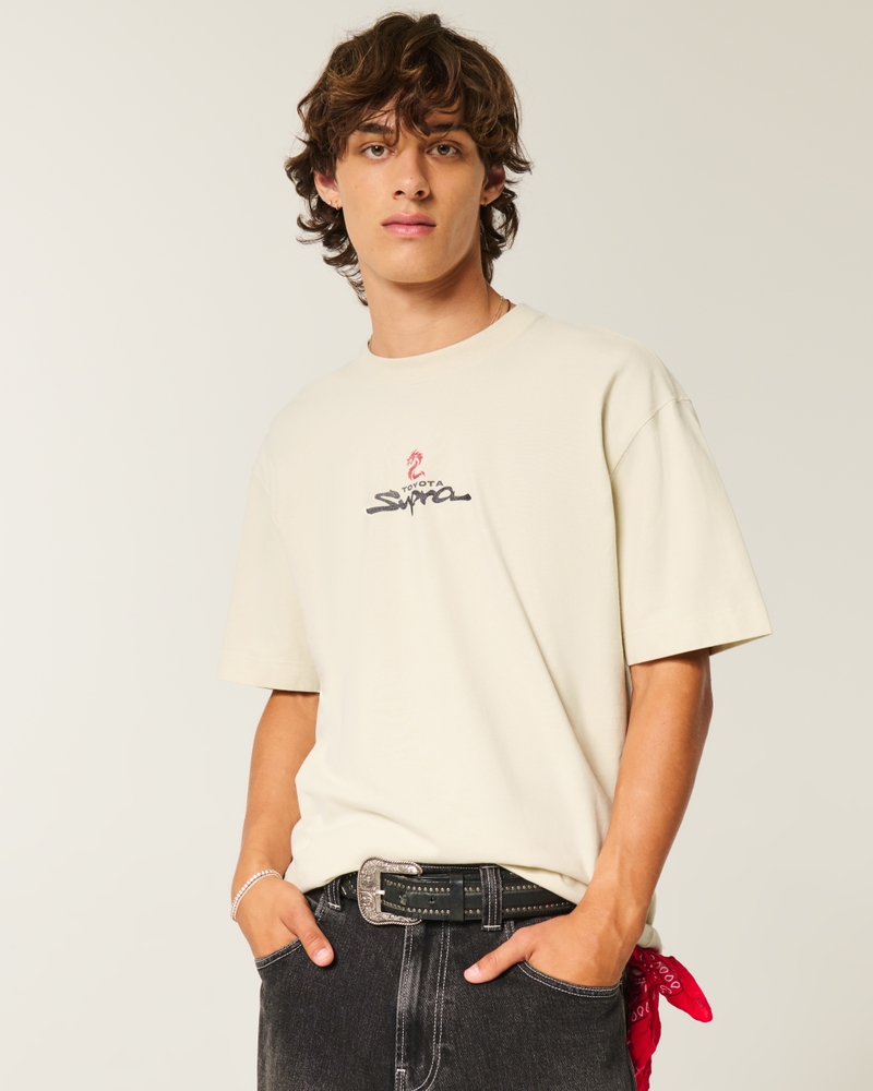 t-shirt mit quadratischem klobigem toyota supra-grafikmuster