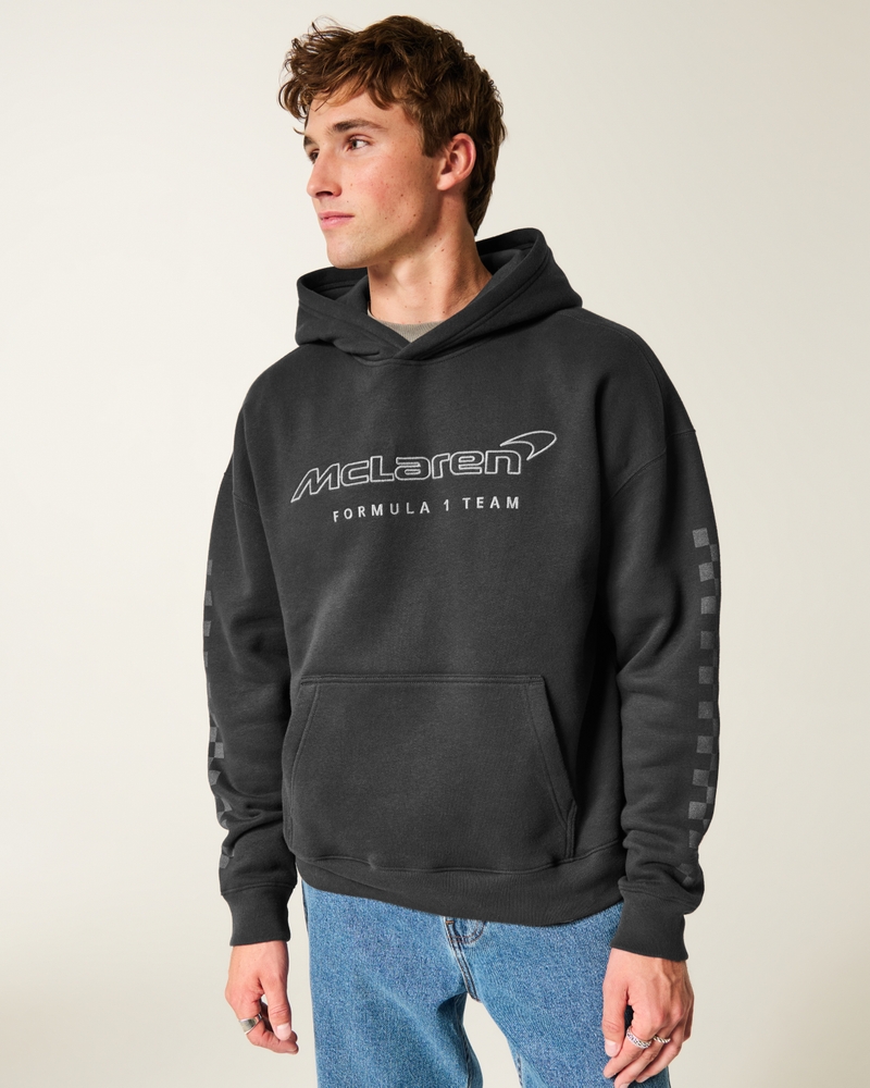 quadratischer kapuzenpullover mit reißverschluss und dem red bull racing logo in oracle bone script-schriftzug