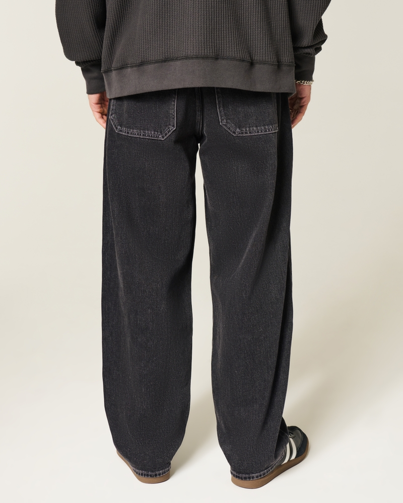 camouflage-skateboard-jeans locker sitzend malerjeans