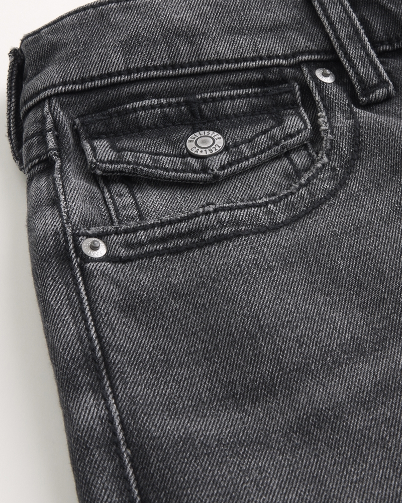 schwarze gewaschene bootcut-jeans mit aufgesetzten taschen