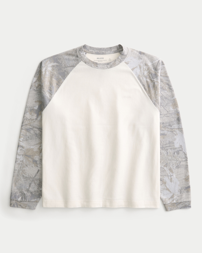 quadratisches kurzes schweres langarm-t-shirt mit logo und rundhalsausschnitt