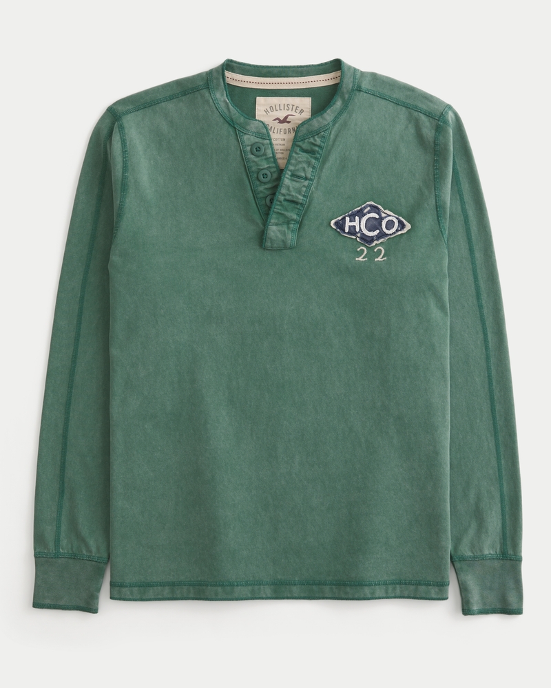 limitierte holiday-edition henley-kragen-top mit charakteristischem print