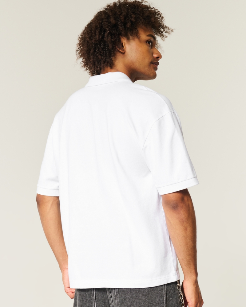 poloshirt mit quadratischem schnitt und kurzer waschung