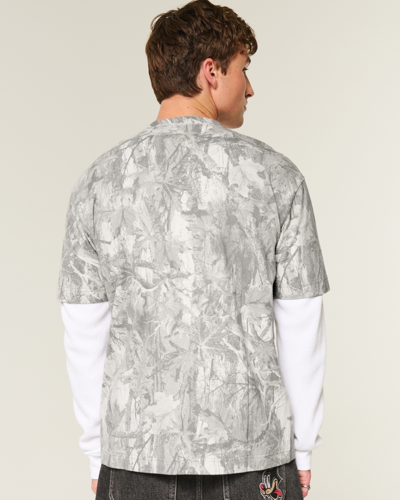 quadratisch geschnittenes hochwertiges gewaschenes baumwoll-t-shirt mit rundhalsausschnitt