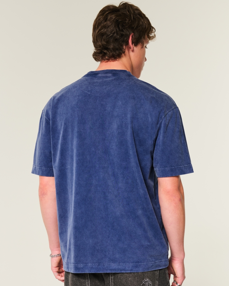 quadratisch geschnittenes strapazierfähiges t-shirt aus gewaschener baumwolle mit rundhalsausschnitt