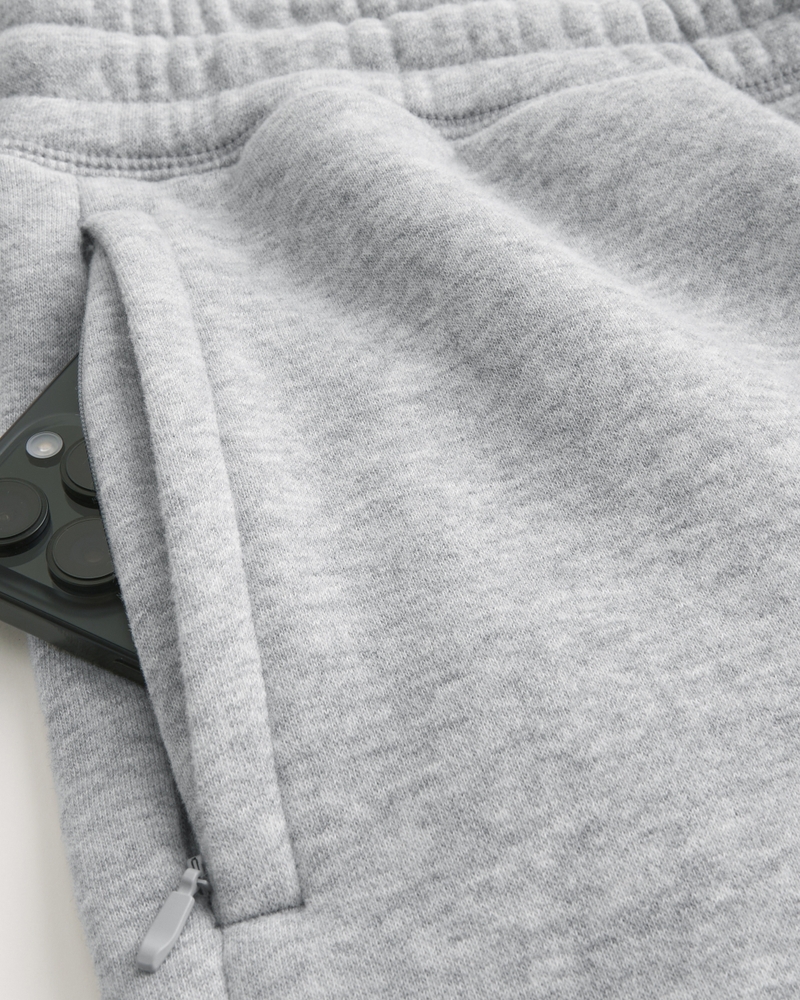 tasche mit spinnenstickerei locker sitzende jogginghose